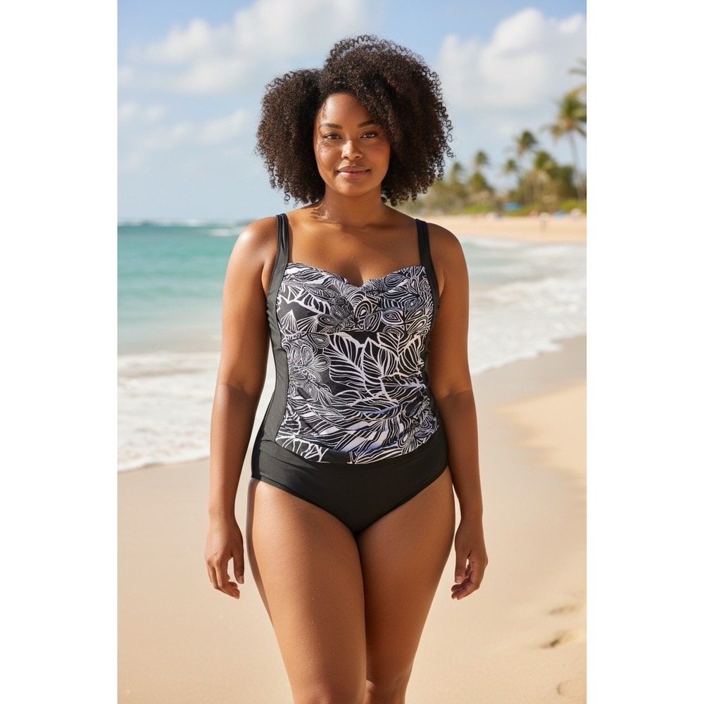 Merona Women's Plus Size 26w bathing suit Black And White